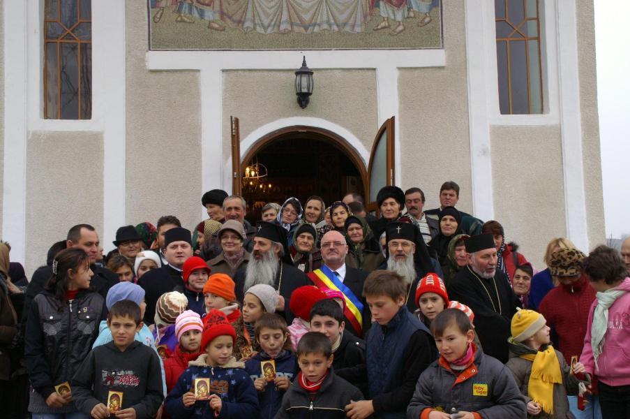 Vizita I.P.S. Teofan in parohia noastra